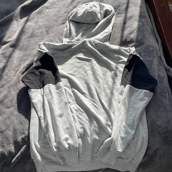 Calvin Klein Hoodie - Picture 3 of 3